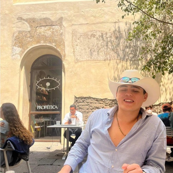 Meet your Posher, Jacob - Picture 2 of 2